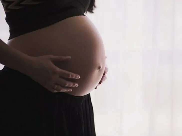 Denuncian falta de atención a una embarazada en Hospital de Lambaré