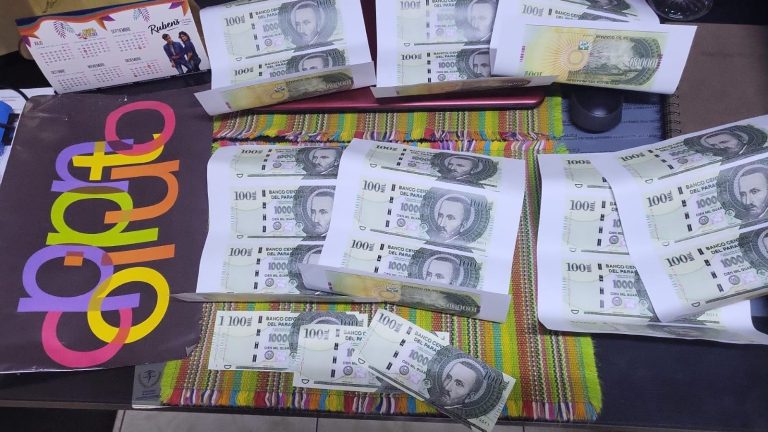 Desbaratan una banda de falsificadores de billetes de G. 100.000