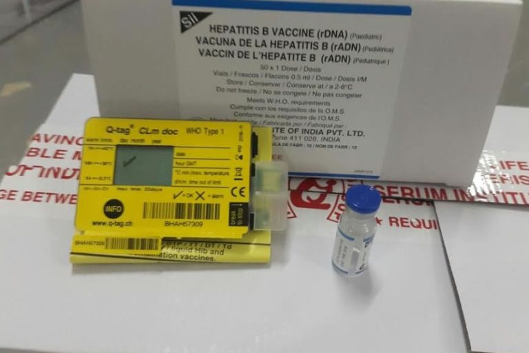 Hay 100.000 vacunas contra la Hepatitis B disponibles en vacunatorios del país