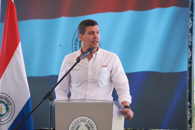 Peña reitera postura firme de Paraguay en la hidrovía