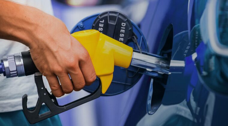 Precio del combustible seguirá hasta fin de año, gestión fue clave, informan