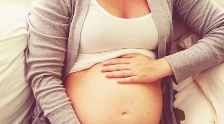 Mujeres embarazadas y lactantes se manifiestan por atropello laboral